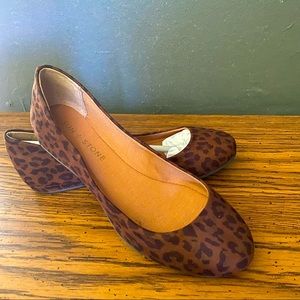 Sun & Stone brown leopard round toe slip on flats (S15)